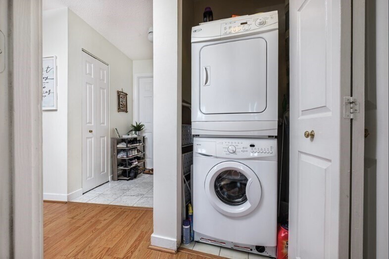 Building Photo - 147 Kelton St