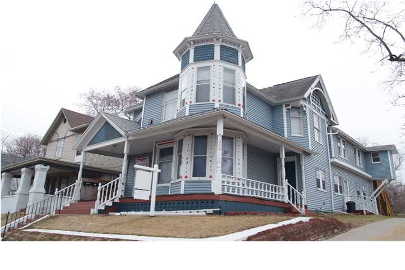 Primary Photo - 522 NE Michigan St