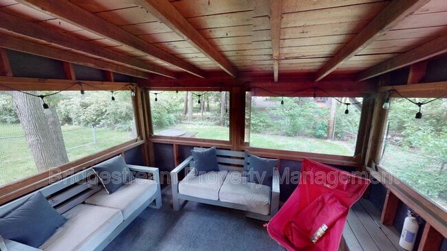 Building Photo - 2125 Belloak Dr