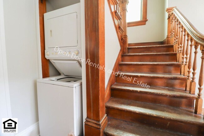 Building Photo - 1101 Lake Ave