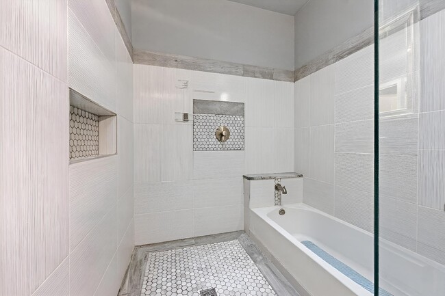 Building Photo - 2495 NW 66th Dr