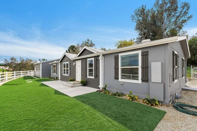 Building Photo - 40589 Los Amantes Rd