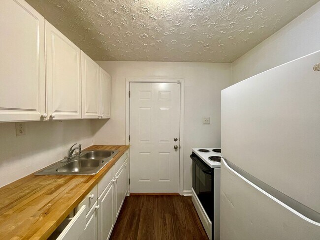 Building Photo - 401-03 S Randolph