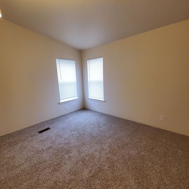 Building Photo - 31811 Begonia Ln