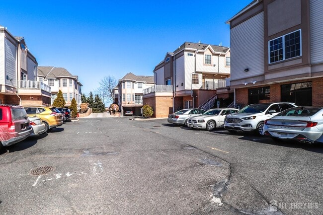 Building Photo - 105 Adamecs Way