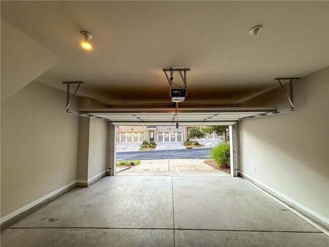 Building Photo - 2452 Coosa Vly