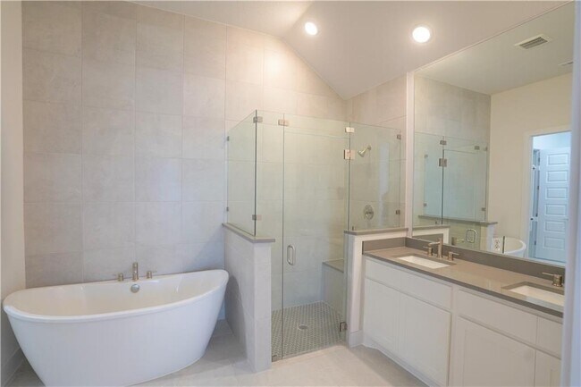 Building Photo - 621 Pinnacle View Dr