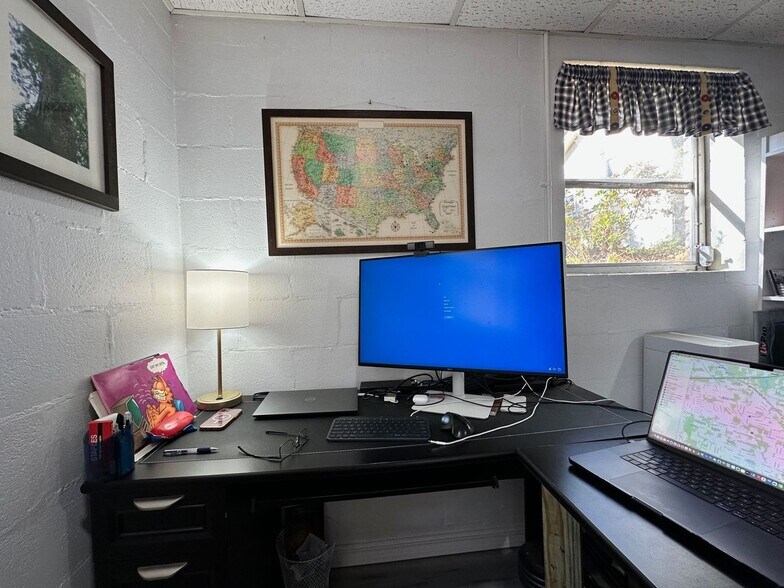 Building Photo - 923 Abbiegail Dr