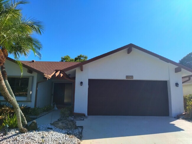 Building Photo - 5618 Forest Oaks Terrace