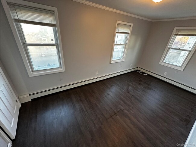 Building Photo - 44 Harding Ave