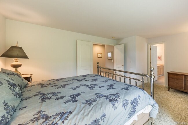 Building Photo - Everett Single Family house 3 bd 2.5 bath ...
