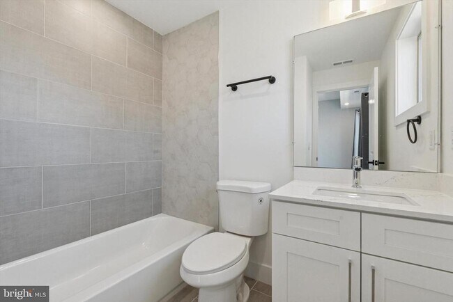 Building Photo - 2401 N 2nd St