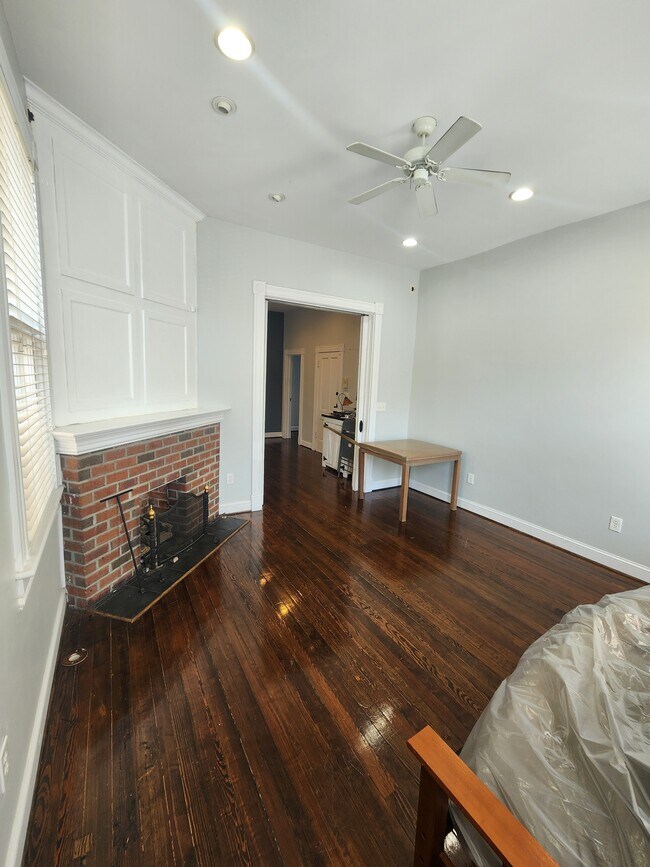 Building Photo - 436 Dinwiddie St