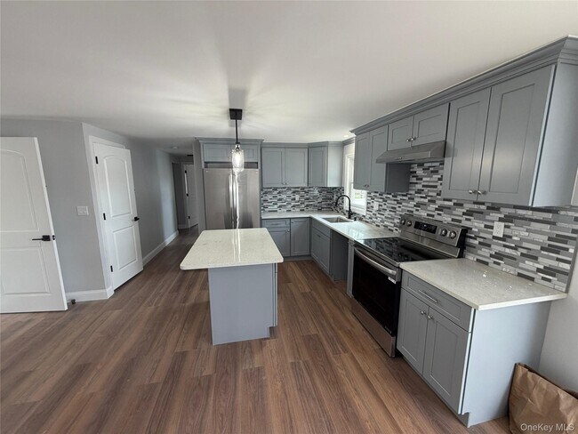 Building Photo - 32 Grant Ave