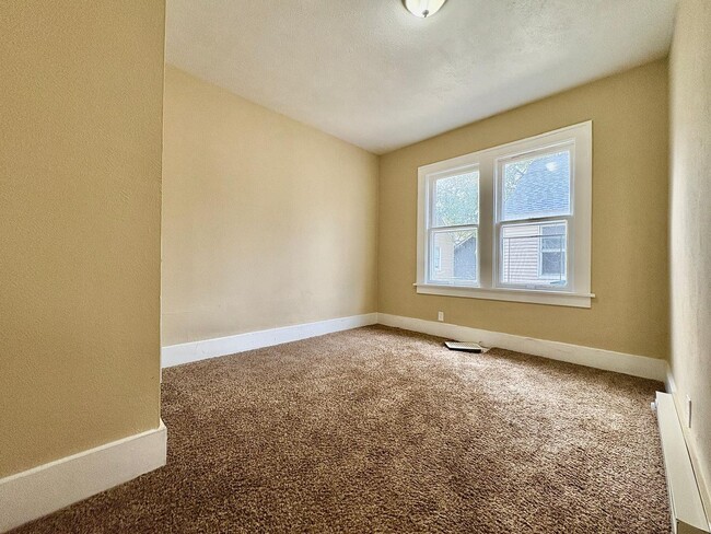 Building Photo - 1508 Hermosa Pl