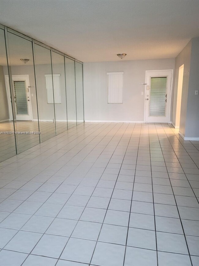 Building Photo - 1800 SW 81st Ave