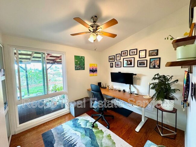 Building Photo - 3452 Lockwood Dr