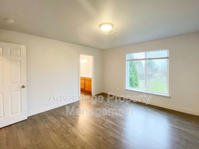 Building Photo - 1170 Linn Way