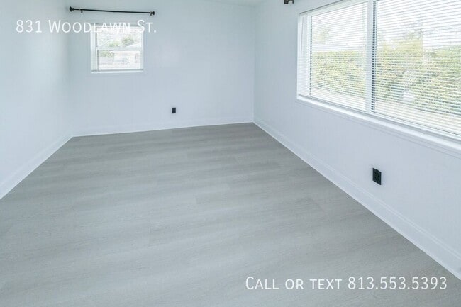 Building Photo - 831 Woodlawn St