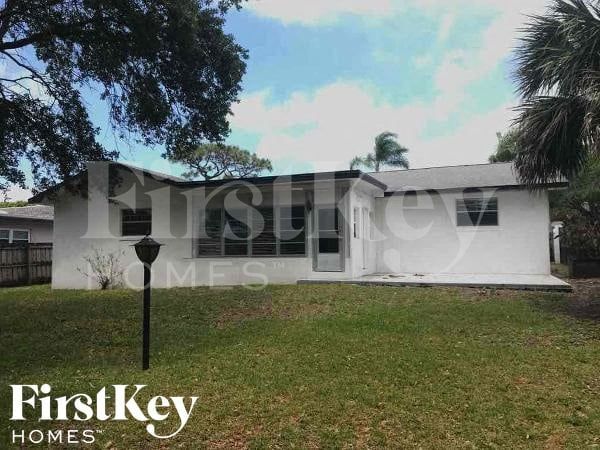 Building Photo - 14300 Iroquois Ave