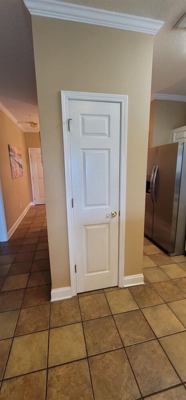 Building Photo - 1100 Commons Blvd