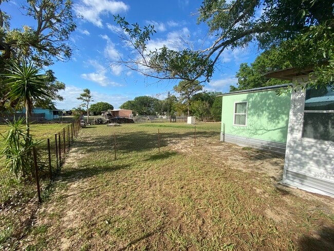 Building Photo - 3549 Green Acre Way