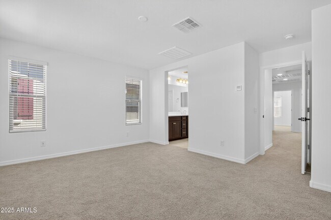 Building Photo - 1218 W Sparrow Dr