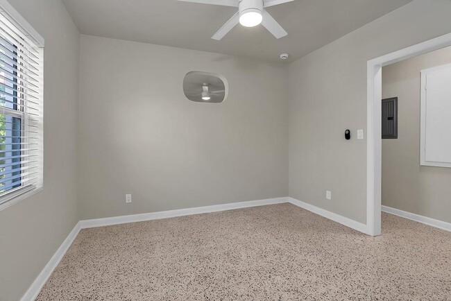 Building Photo - 17 Ocean Breeze