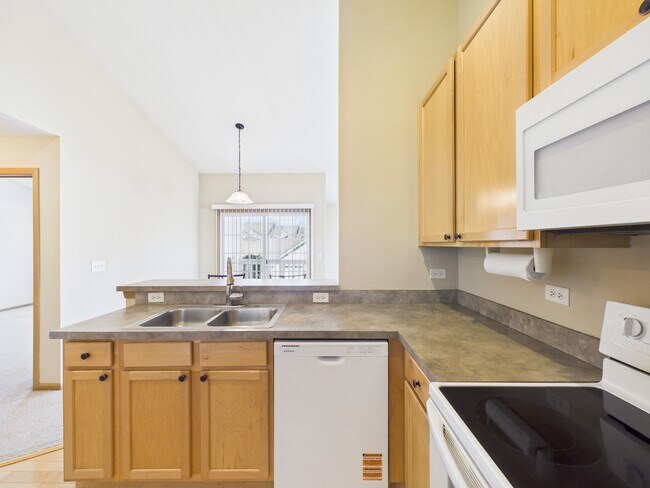 Building Photo - 917 Silverstone Dr