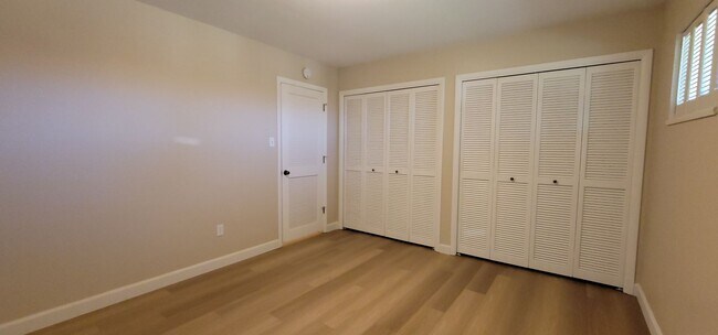 Building Photo - Beautiful 2 Bedroom / 2 Bath Bungalow Next to Hidden Valley Golf Club with Large Private Patio, N...