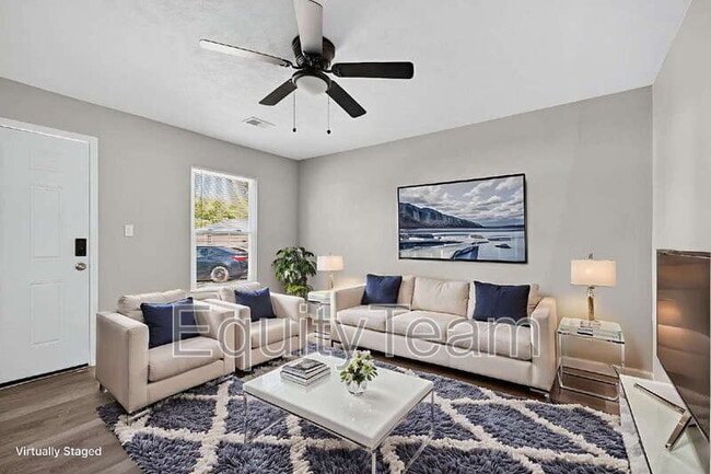 Building Photo - 10032 Regency Ct