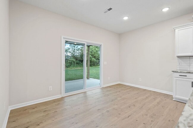 Building Photo - Gorgeous 3 Bedroom Pet Friendly Home For Rent in Sango Area!
