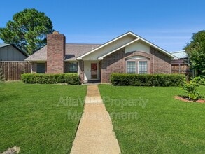 Building Photo - 4213 Avon Ct