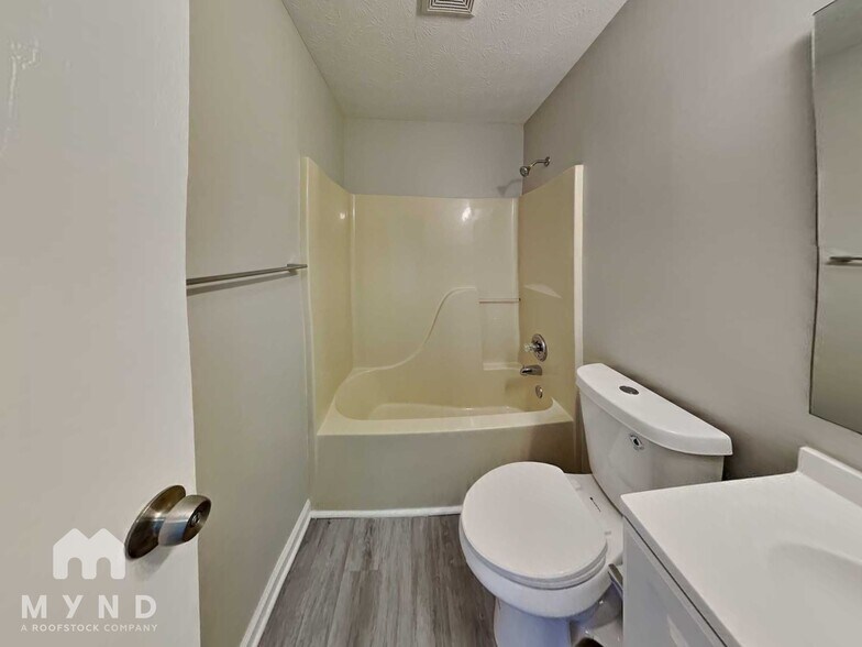 Building Photo - 447 Ashby Dr