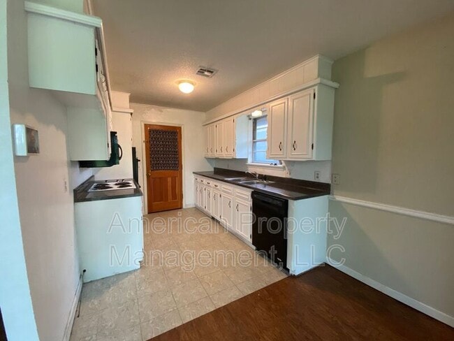 Building Photo - 8113 E 23rd St