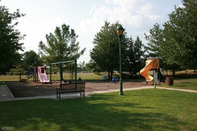 Building Photo - 57 Waugh Ct