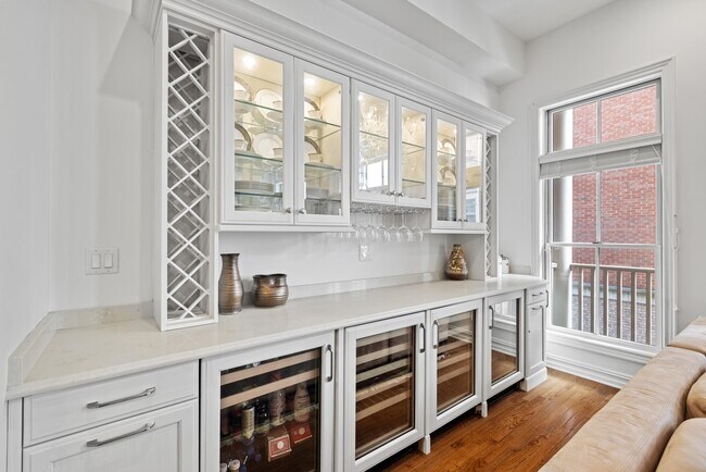 Building Photo - 36 Regency Pl