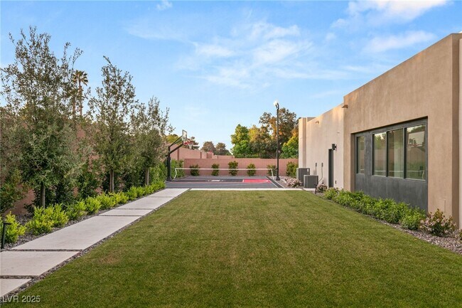 Building Photo - 7385 Heron Cyn Ct