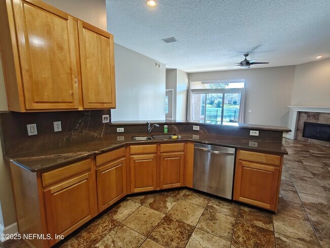 Building Photo - 1505 Majestic View Ln