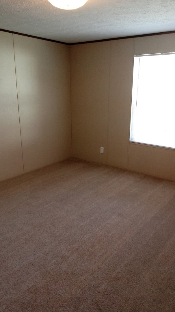 Building Photo - Lovely 2 Bedroom Home in New Home Communit...