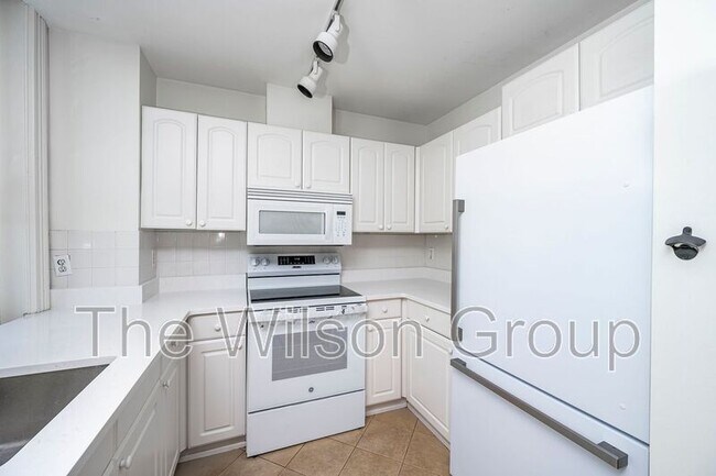 Building Photo - 1007 W Franklin St