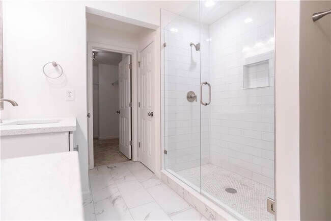 Building Photo - 4126 Royal Regency Cir