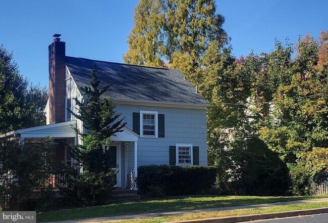 Building Photo - 1670 N Longfellow St