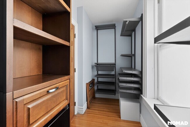 Building Photo - 910 N Clarkson St