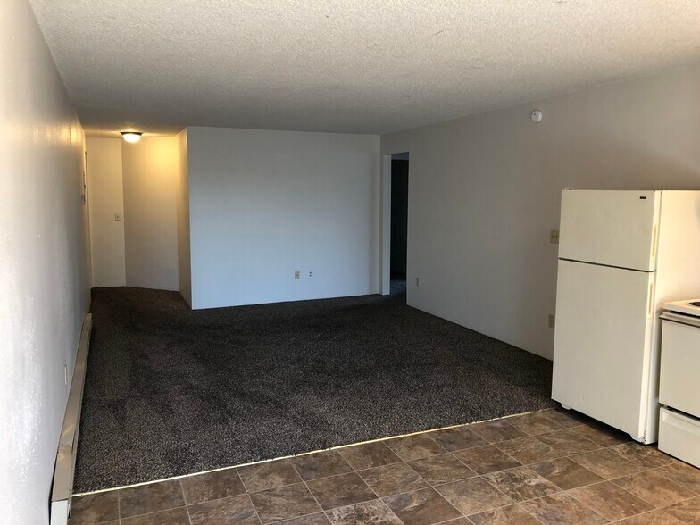 Building Photo - 500 NE Maiden Ln