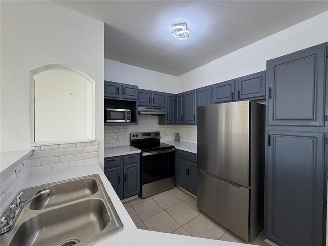 Building Photo - 3315 Parkchester Square Blvd