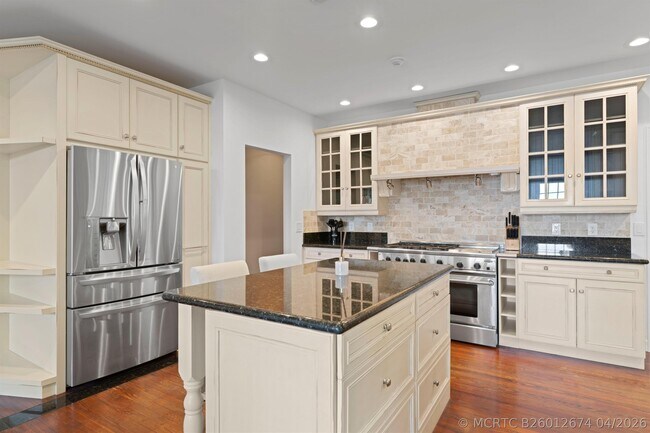 Building Photo - 3304 N Flagler Dr
