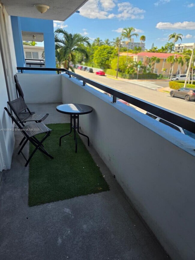 Building Photo - 7440 Harding Ave