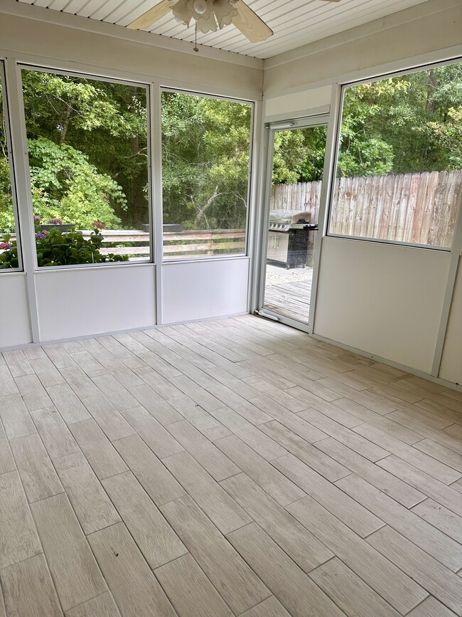 Building Photo - Charming 2-Bedroom Townhome in 'The Commons', Hanahan, S.C.