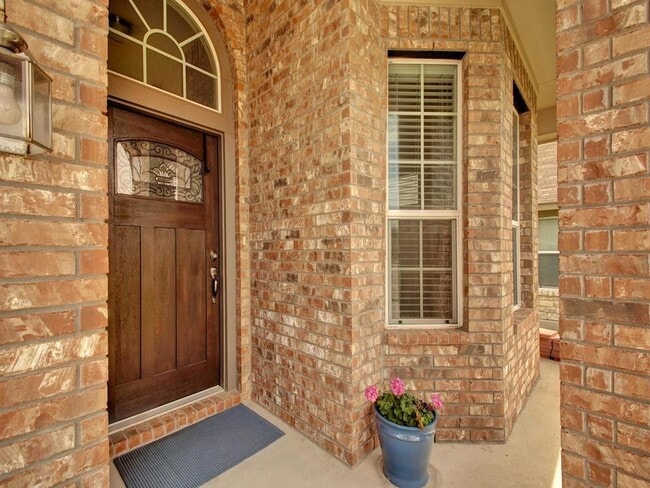 Building Photo - 13900 Marathon Rd